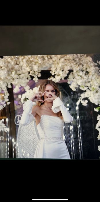 Rochie mireasa - cu trena detasabila si manusi cadou pret negociabil