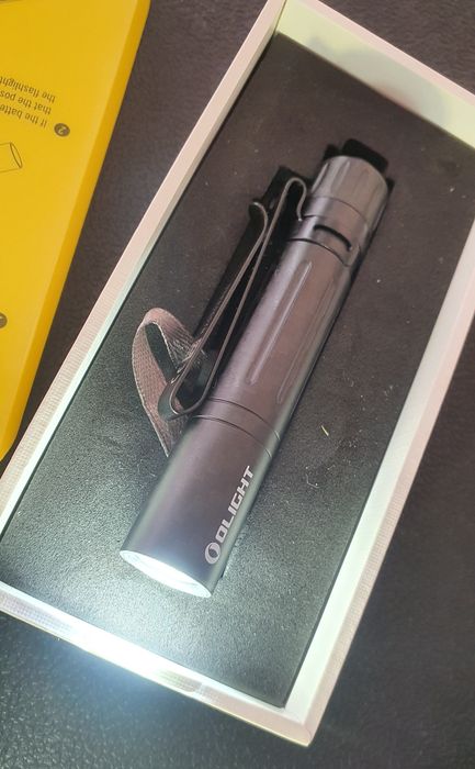 Olight i3t carbon fiber