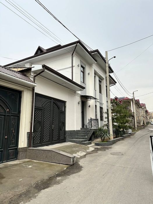 Срочно Продаётся новый Евродом паркентский тапоич 4-соток 3-уровень