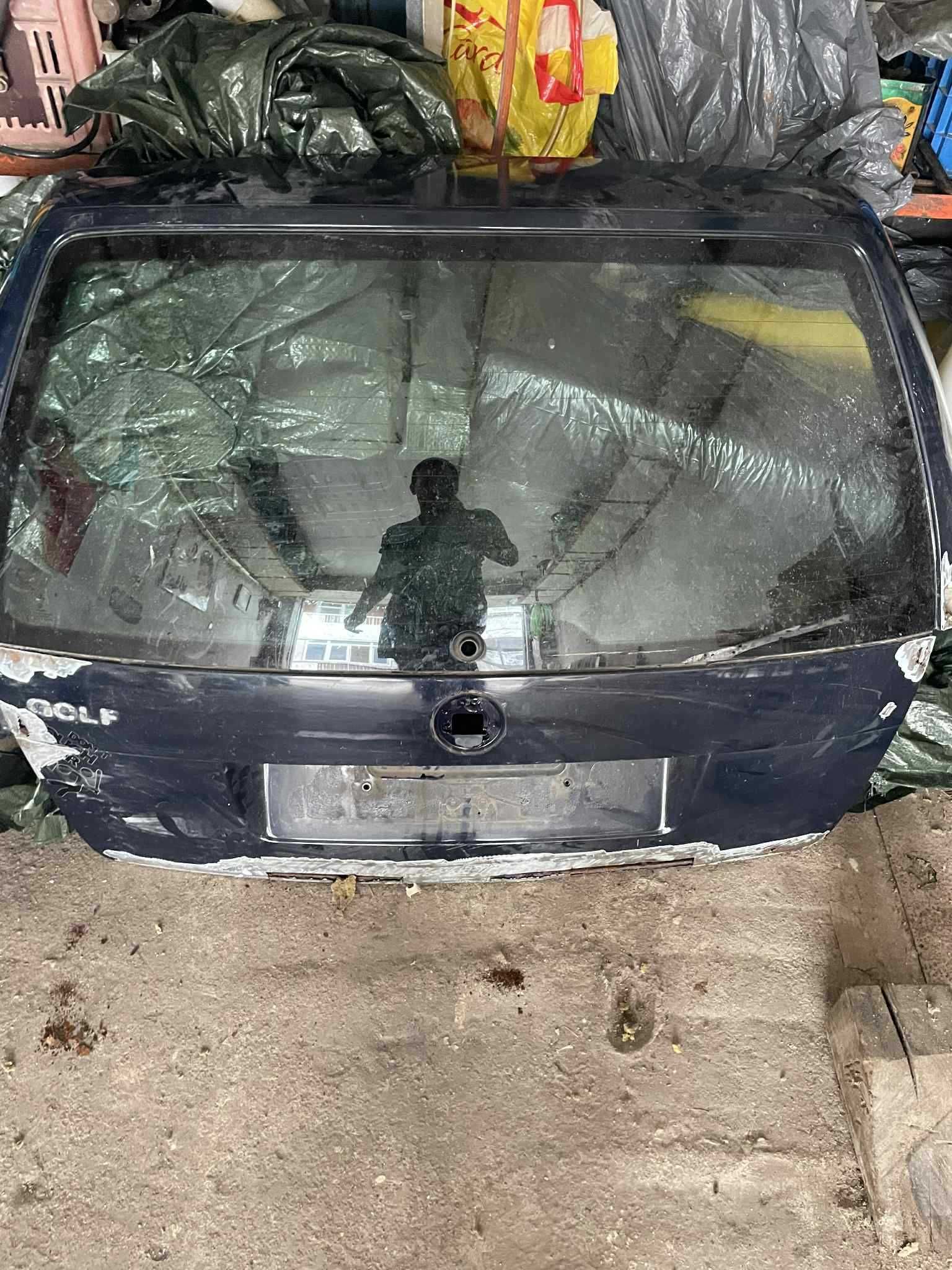 VW GOLF 4 1J5 Заден прозорец