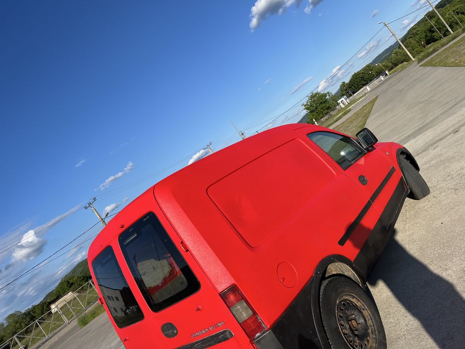 Opel combo.