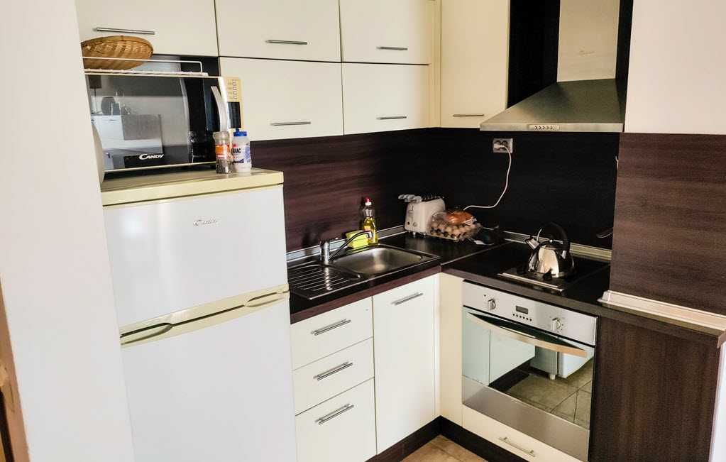 Продава се Тристаен апартамент в Каварна - 103 кв.м за 748 €/кв.м - Снимка #6