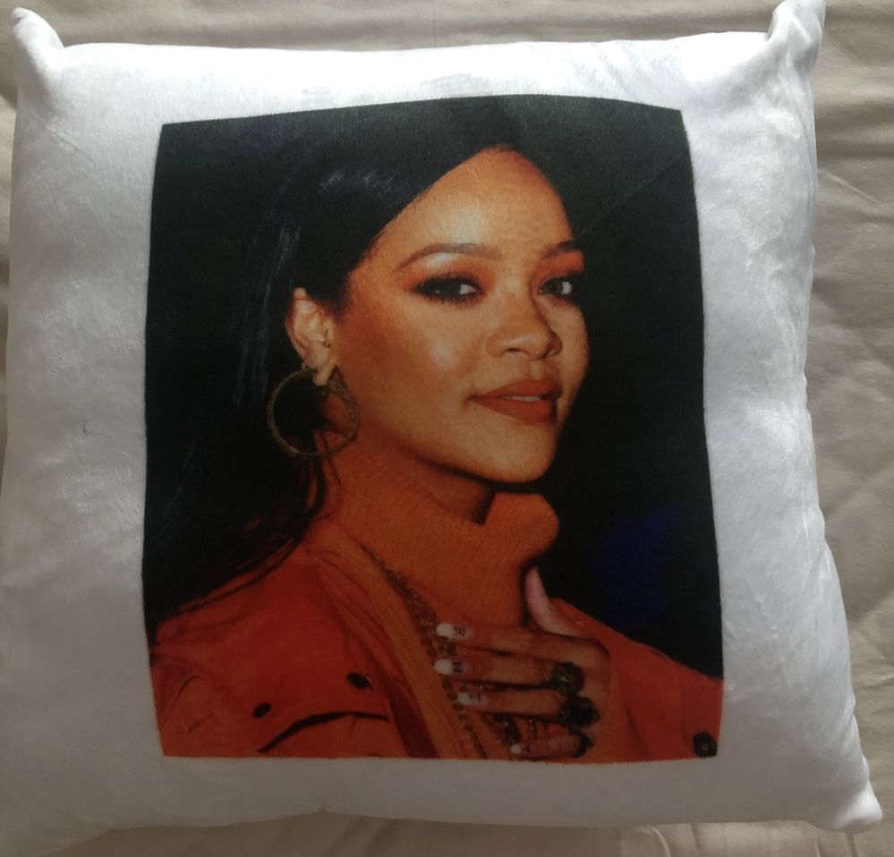 Perna alba decorativa-Rihanna