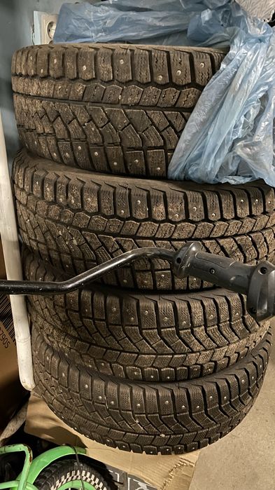 Продам шины 205/60/R16