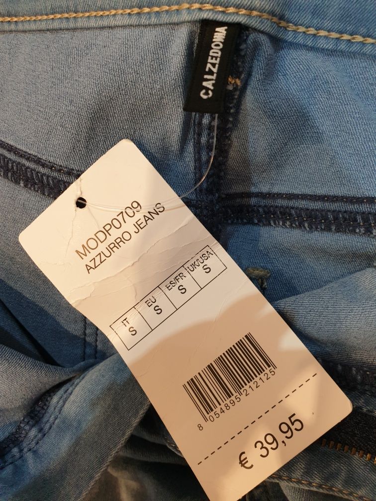 Blugi noi Calzedonia+tricou, ambele la doar 45 lei