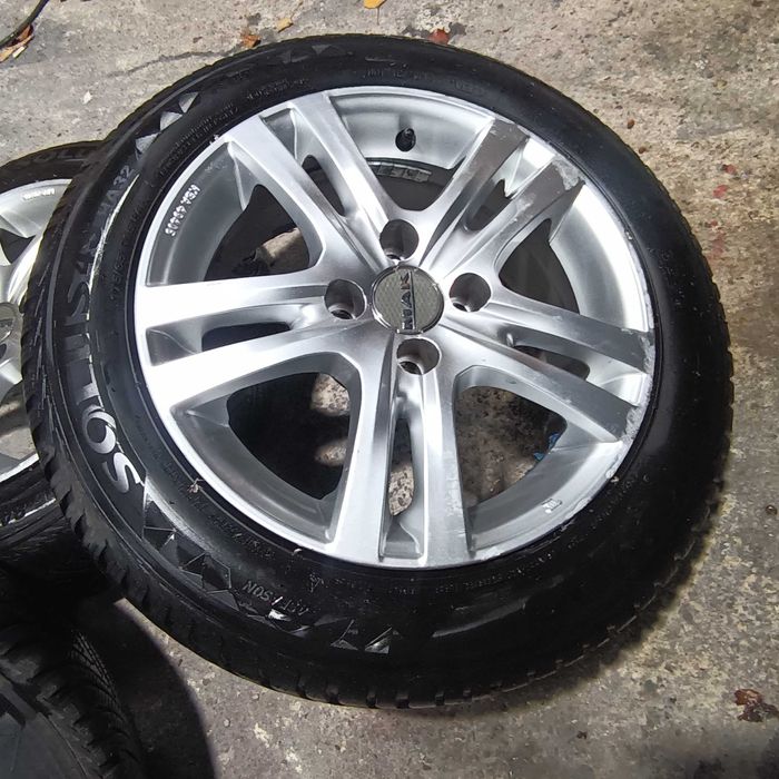 Тойота Ярис джанти с гуми 175/65/15 Кумхо всесезонни