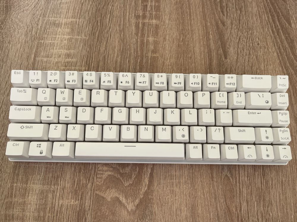 Tastatura Mecanica RGB Royal Kludge RK68 format 65% lubrifiata