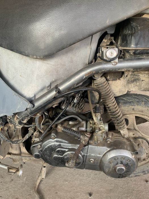 Продавам скутер Honda Tact