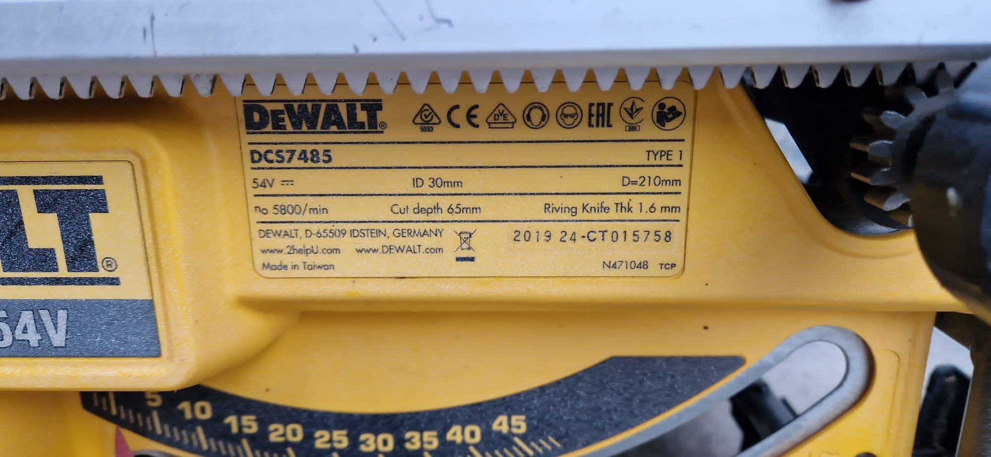 Dewalt circular pe acumulatori