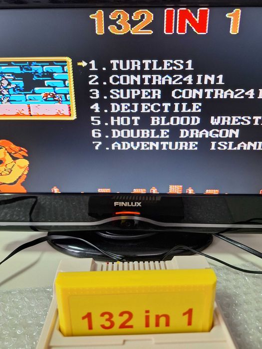 132 jocuri caseta discheta galbena consola TV, jocurile nu se repeta