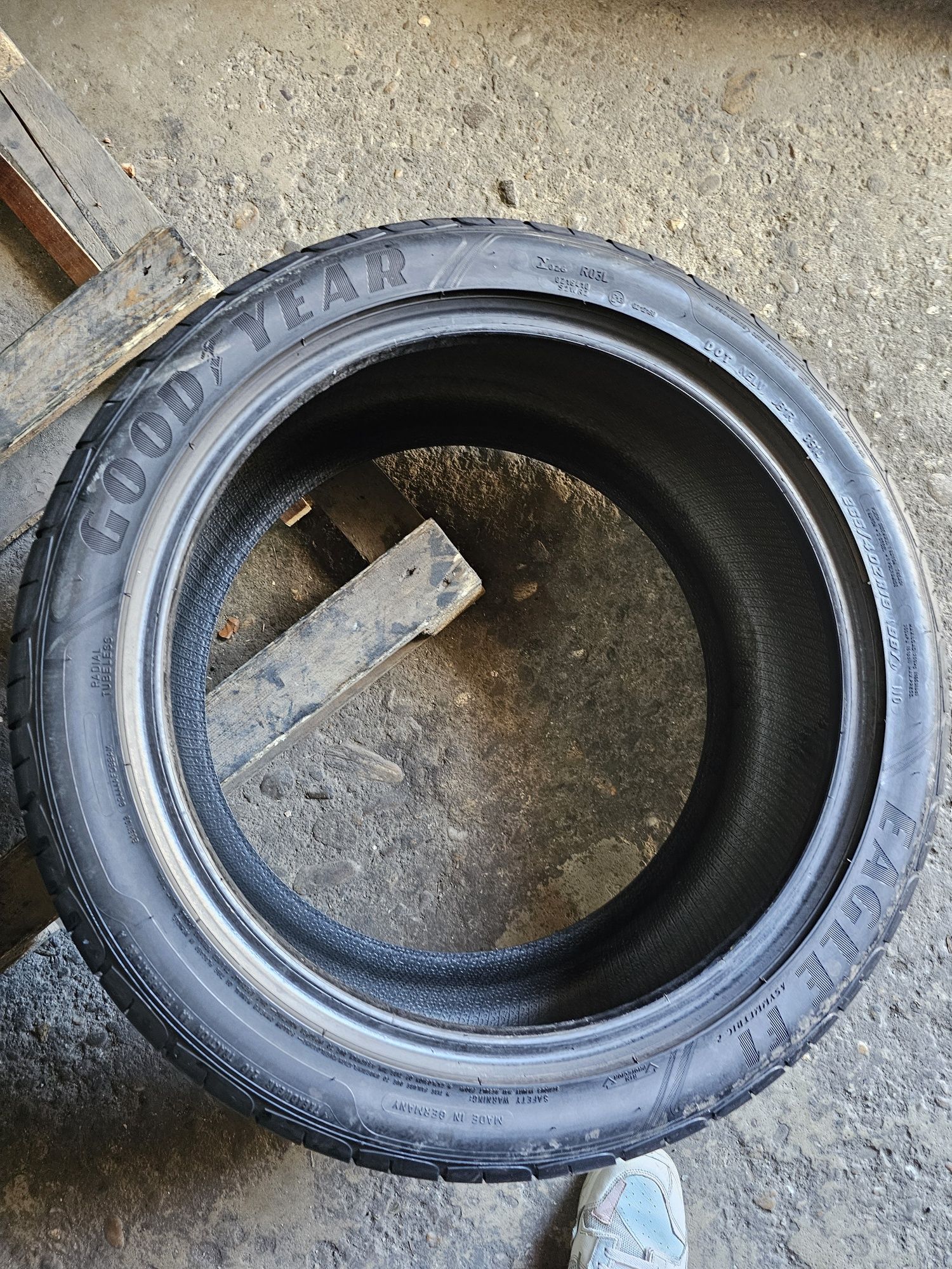 2 anvelope vara 265 40 19 Goodyear Eagle