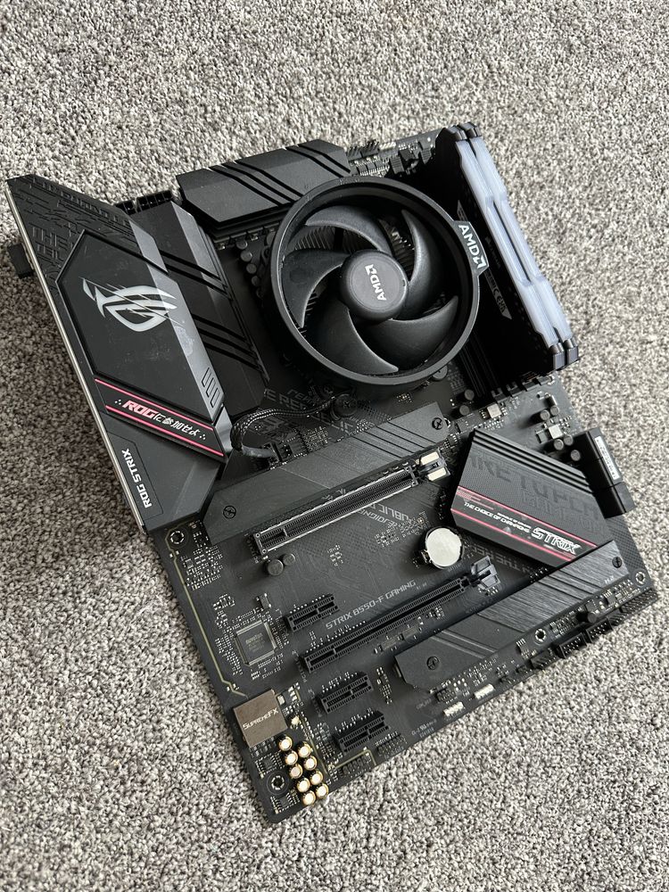 Asus ROG STRIX B550-F gaming,RAM cmw16gx4m2c3200c16,amd ryzen  5 1600