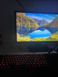 Vand Sistem Gaming(Monitor, Tastatura, Casti, Controller incluse)