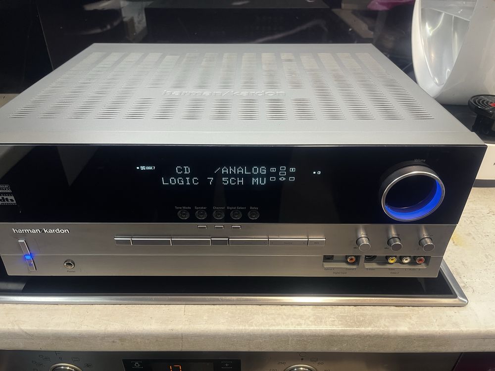 Harman/Kardon усилвател