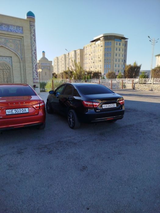 Lada Vesta 1.8 sotiladi