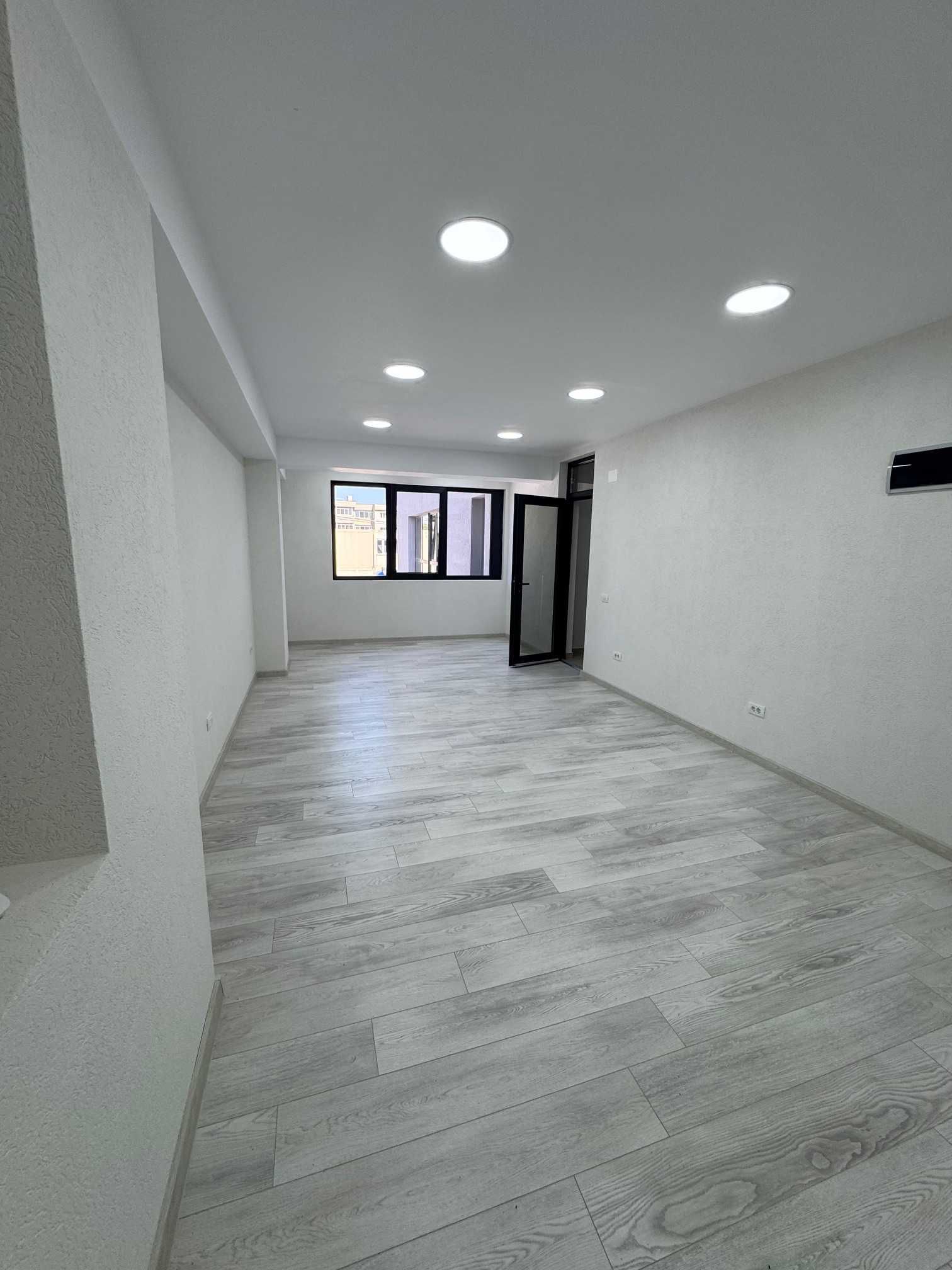 Cladire spatii comerciale !