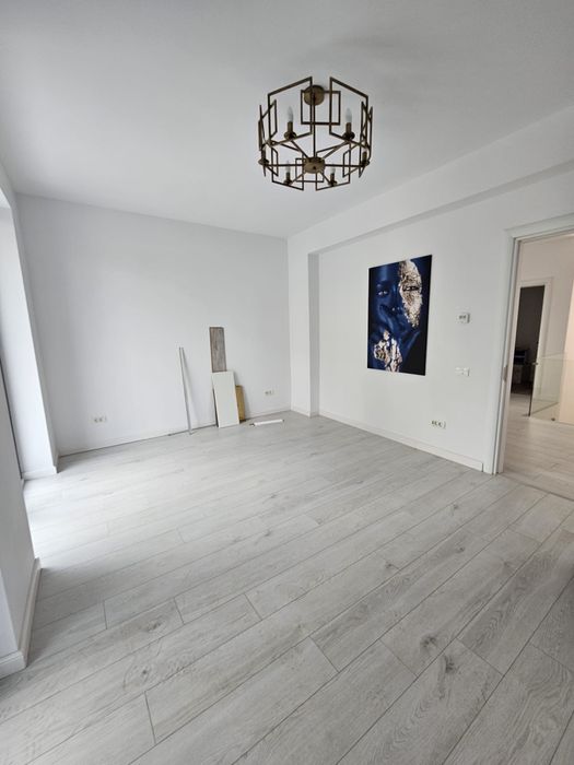 Inchiriez casa construita in 2024 + curte