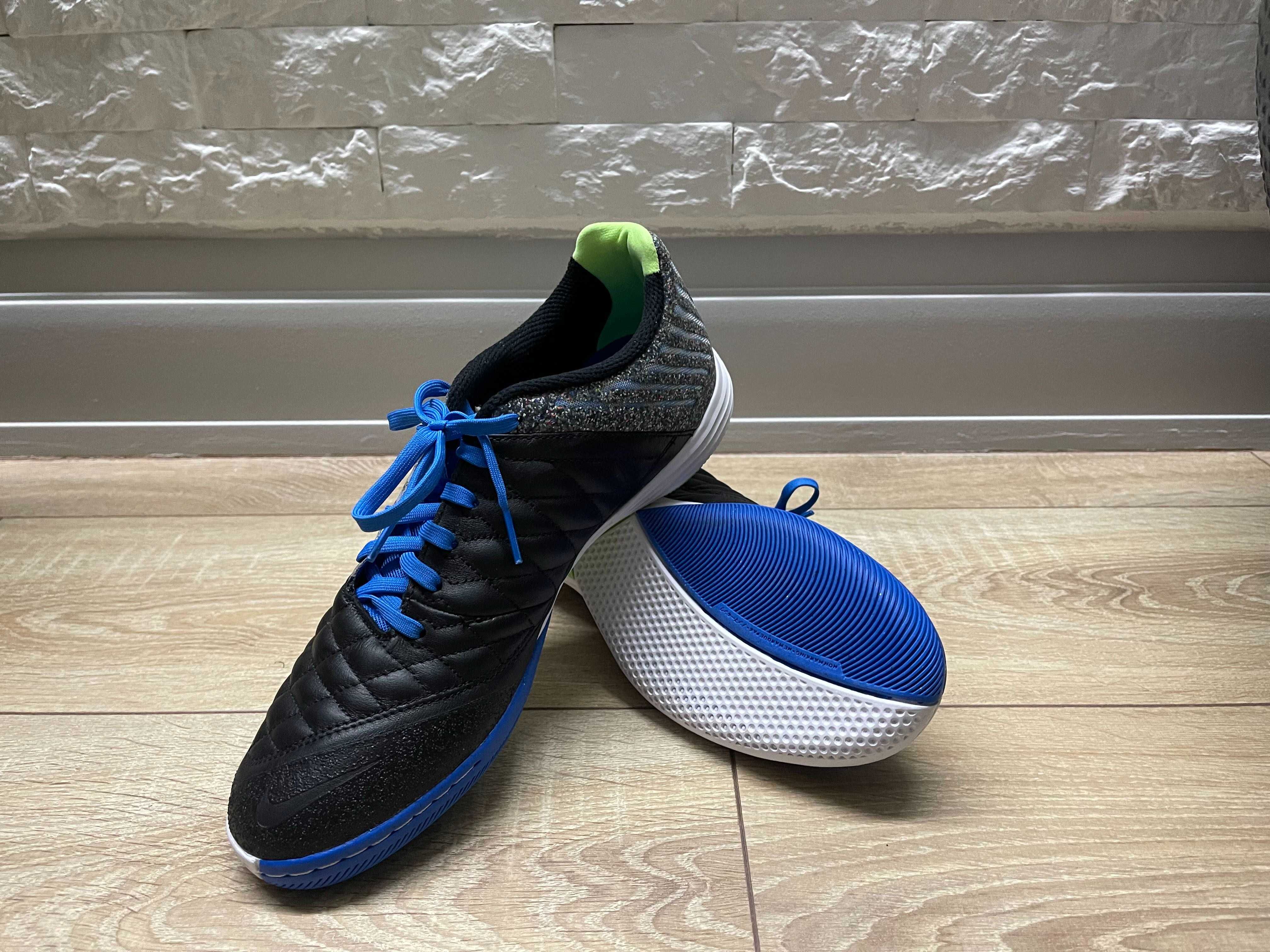 Новая футбольная обувь Nike Lunar Gato 2 IC (футзал)