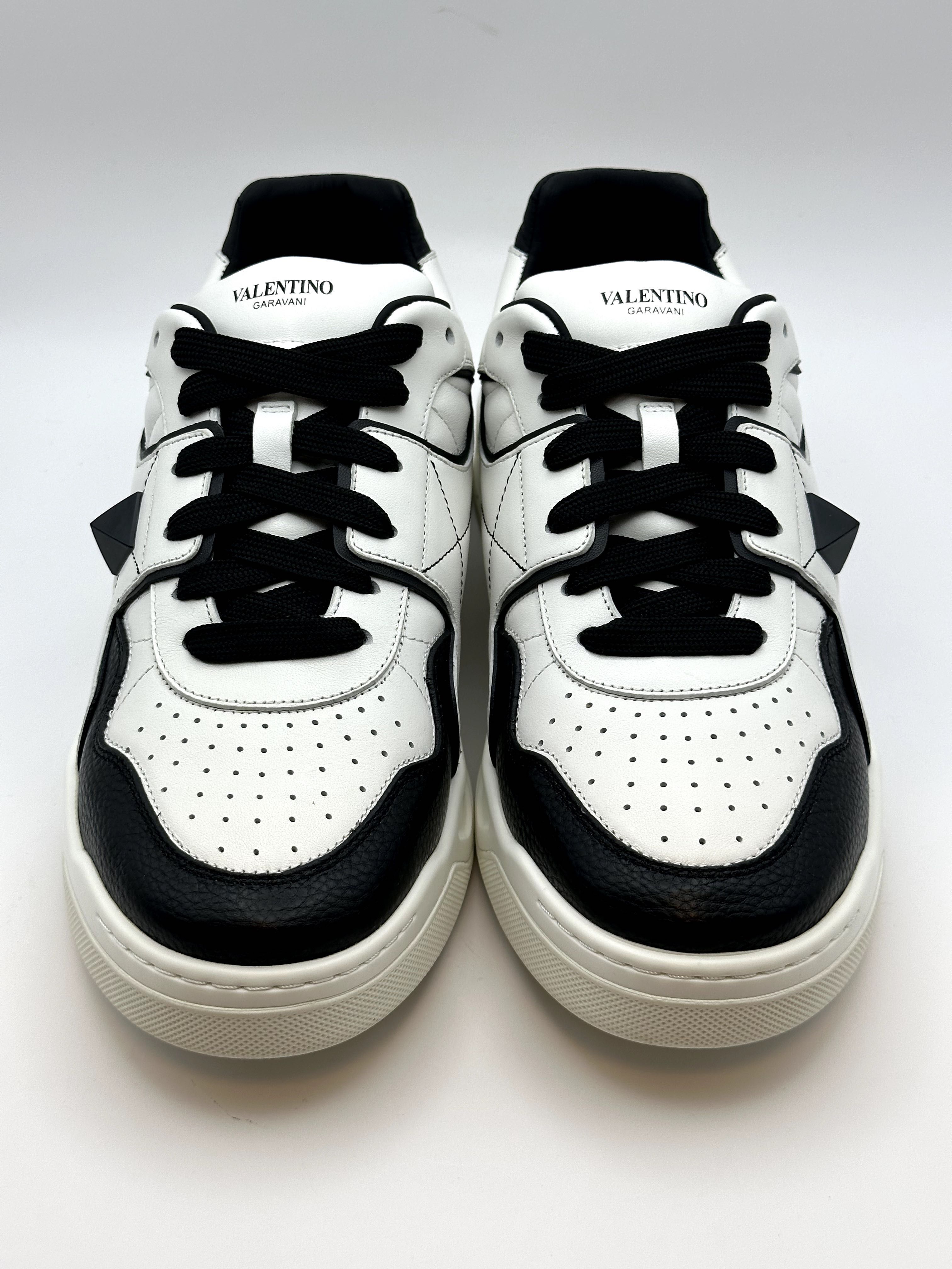 Valentino One Stud Low-Top White/Black Sneakers