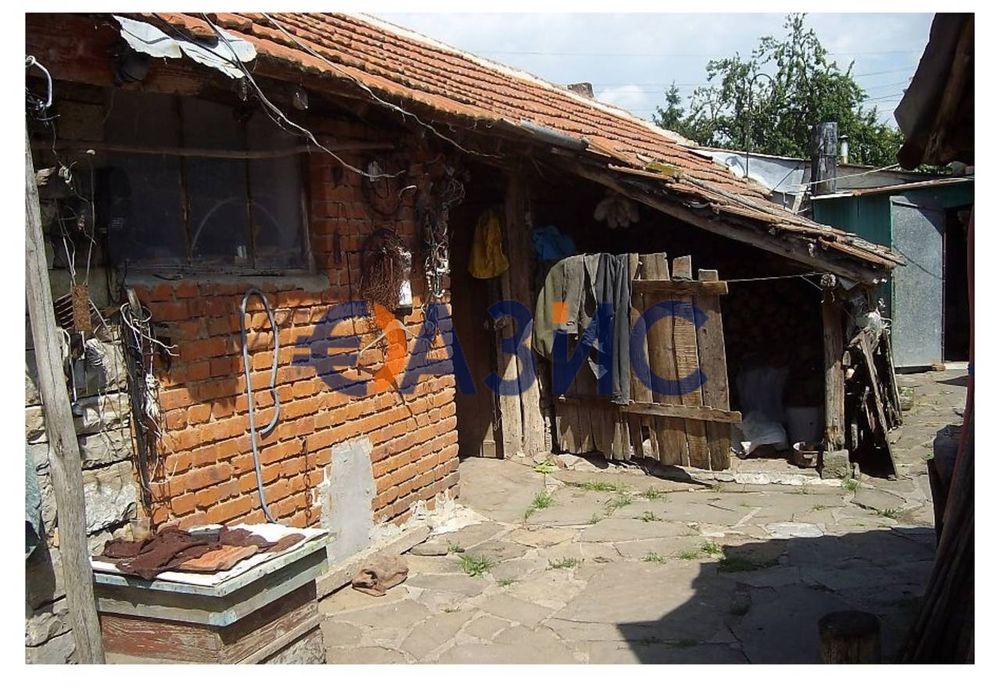 Къща в селото. Огнен, обл. Бургас, България, 65 кв. м. и земя 1000 кв.