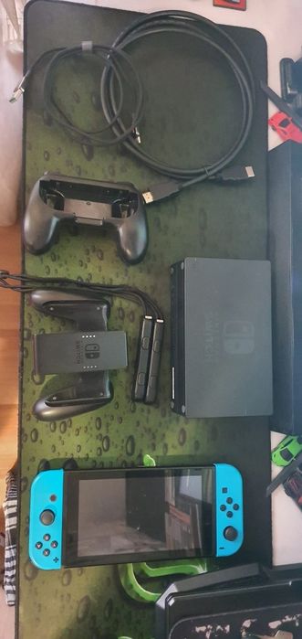 Vând Nintendo Swicth V2 (Complet)