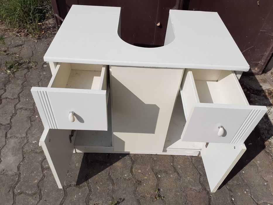 Mobilier baie sub chiuveta