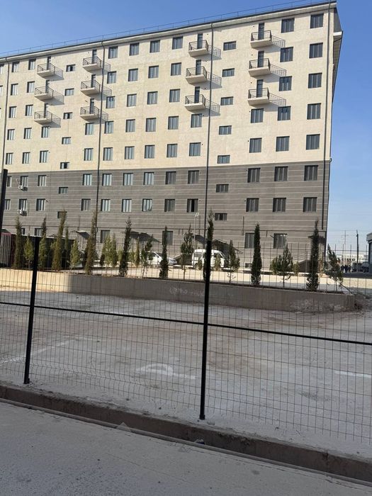 Raysentr bozori yonida 2 xonali kvartira 60²