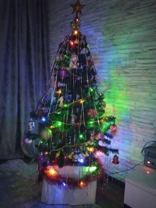 Продам российскую ель, 1,20, ёлки 1год,покупали в м. Вита,.