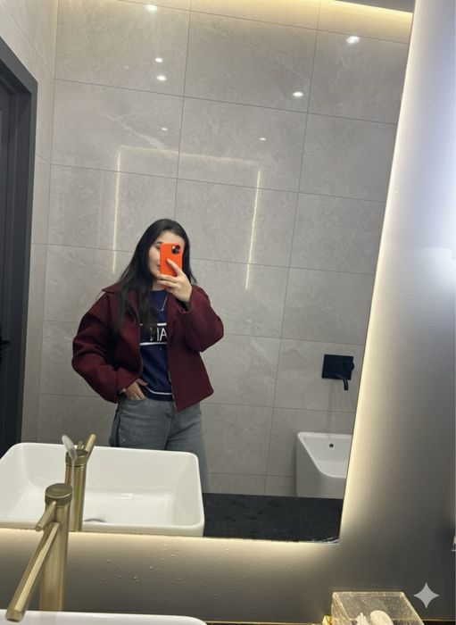 Пальто короткое в отличном состоянии