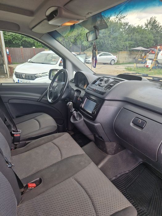 Mercedes Vito 8+1 si Opel vivaro.