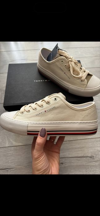 Нови Tommy Hilfiger бежови кецове 36 номер 23 см  90лв