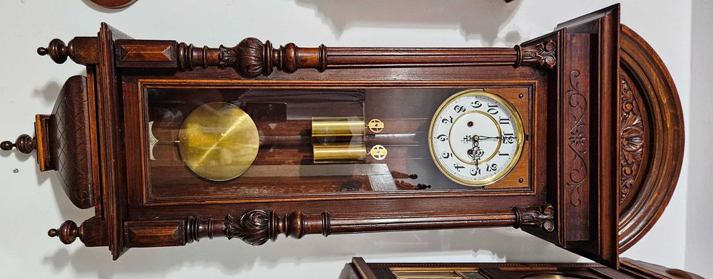 Ceas de perete cu pendula si 2 greutati Gustav Becker II