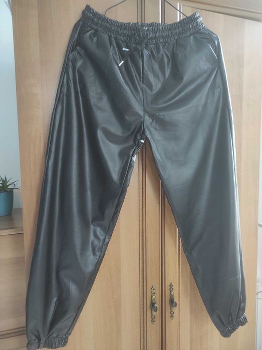 Панталон кожа в черно