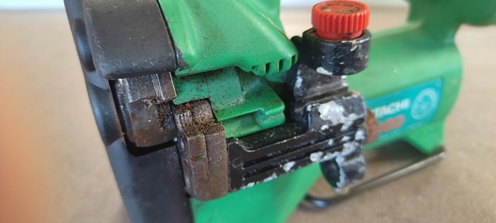 Машина за рязане на Шпилки Hitachi CL 10D