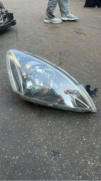 Правая фара на Mitsubishi Lancer 9