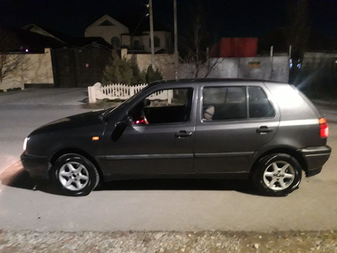 Продам Volkswagen GOLF-3