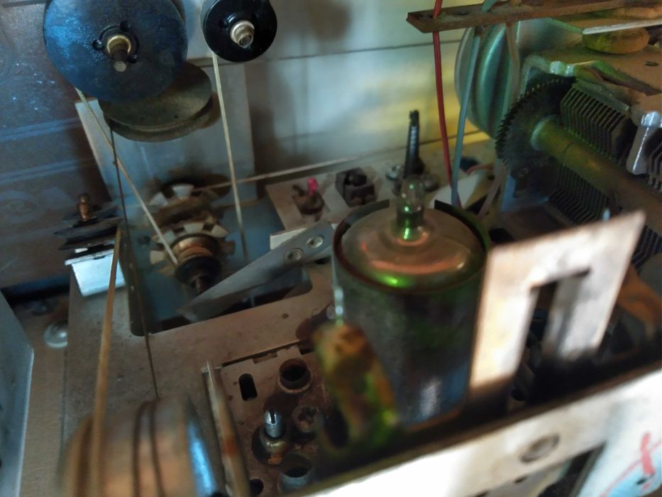 radioreceptor cu tuburi electronice (lampi) marca Philips