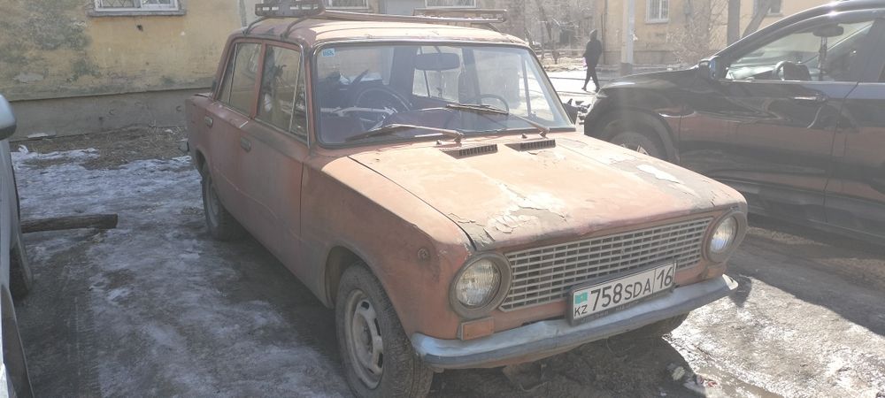 Продам Жигули рабочая машина масло не ест требует небольших вложений