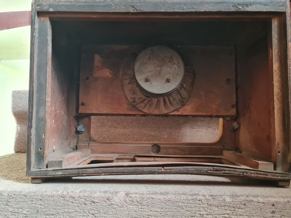 Carcasa radio romanesc Romanta, comunism