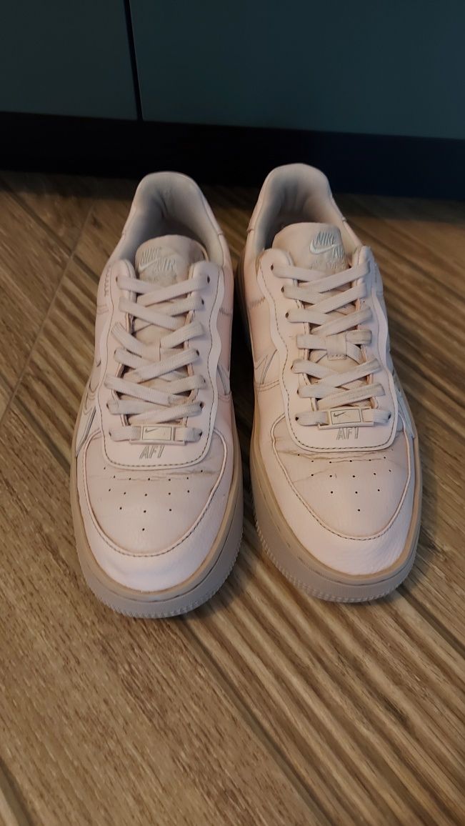 Дамски маратонки NIKE AIR FORCE 1