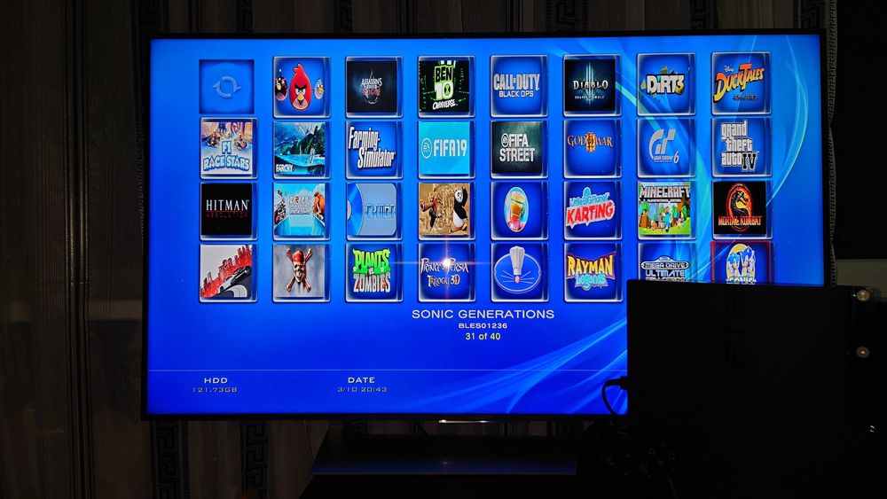 Sony Playstation 3 Slim с много игри и 2 джойстика