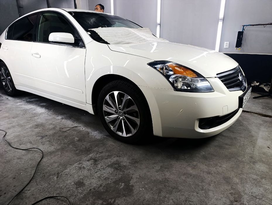 Nissan altima ..