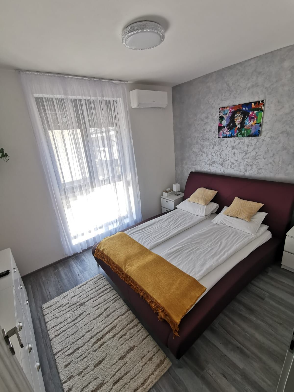 Închiriez apartament