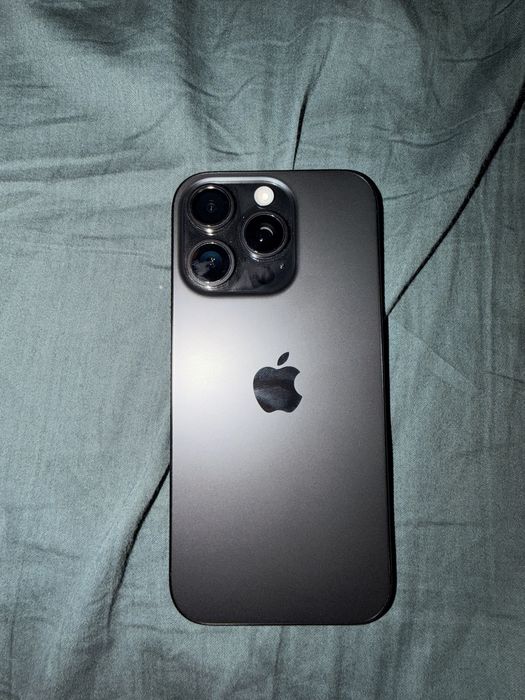 Продам Iphone 16 pro
