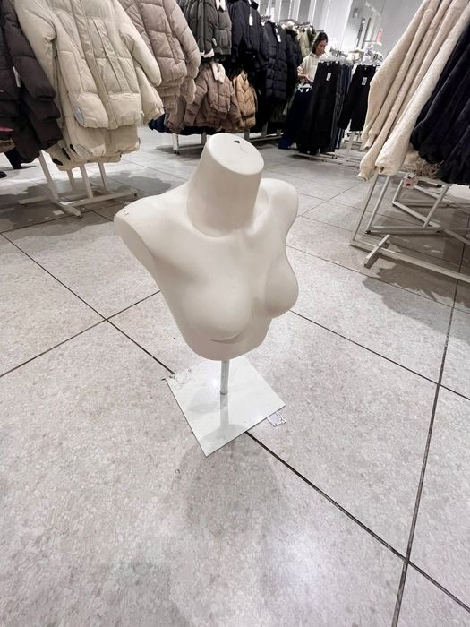 Манекен женский, торс для нижнего белья