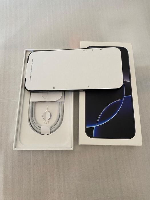 IPhone 16 pro max 256gb 59 cicluri de încărcare