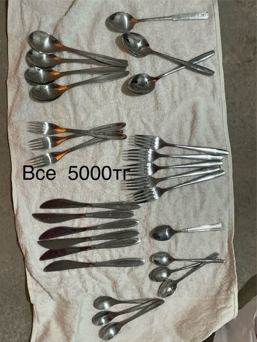 Ложки, графин, вареница,скатерть, весы