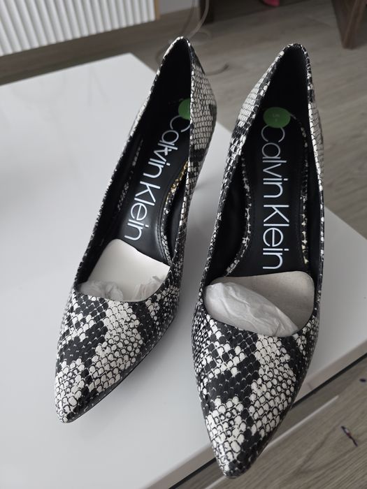 Pantofi Calvin Kline Marimea 40-41