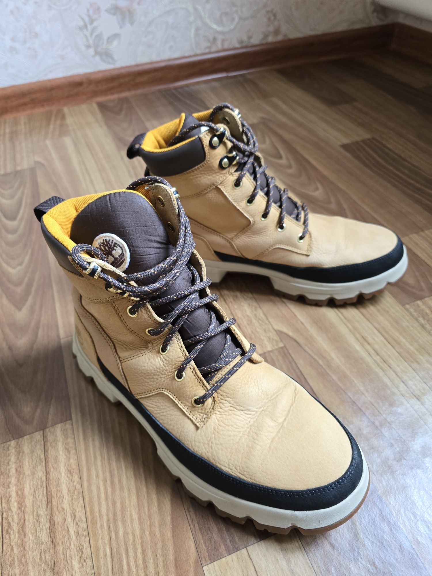 Ботинки Timberland , лоферы Zara