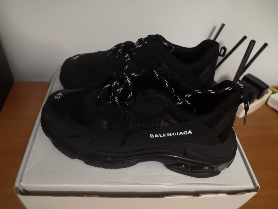 Adidași de bărbat mărimea 43